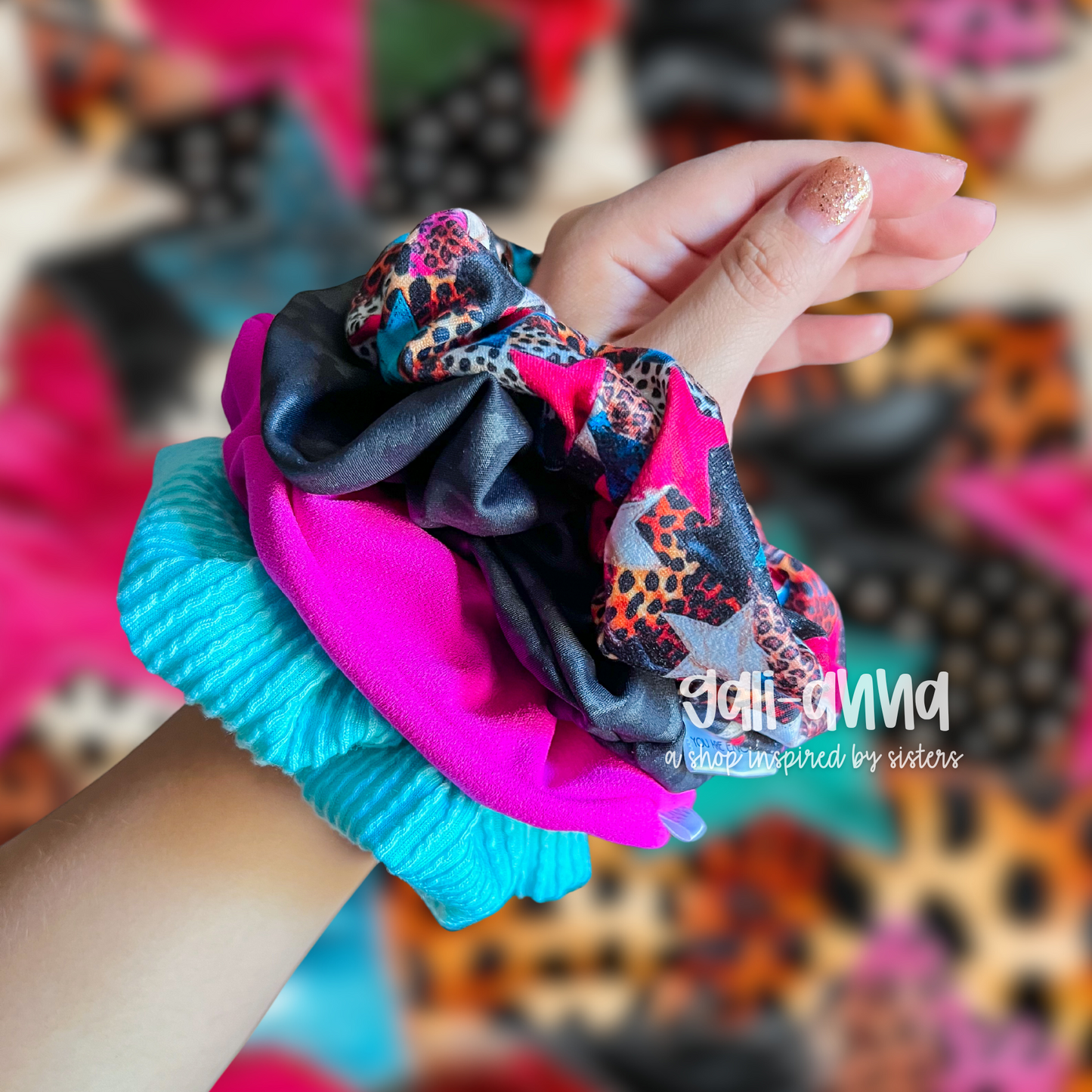 PUNCHY STARS/SOLIDS DROP SCRUNCHIES