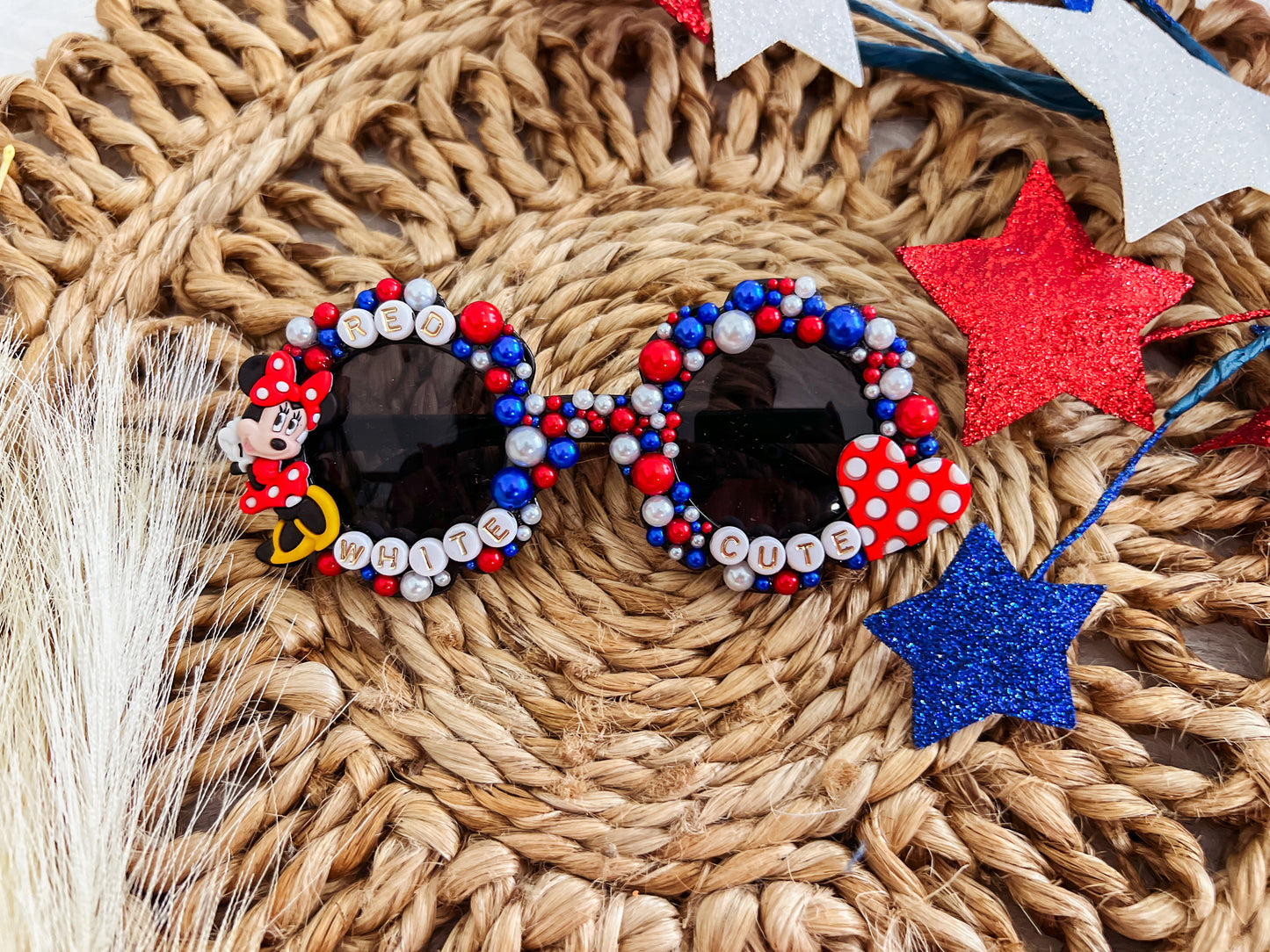 RED WHITE & CUTE SUNNIES